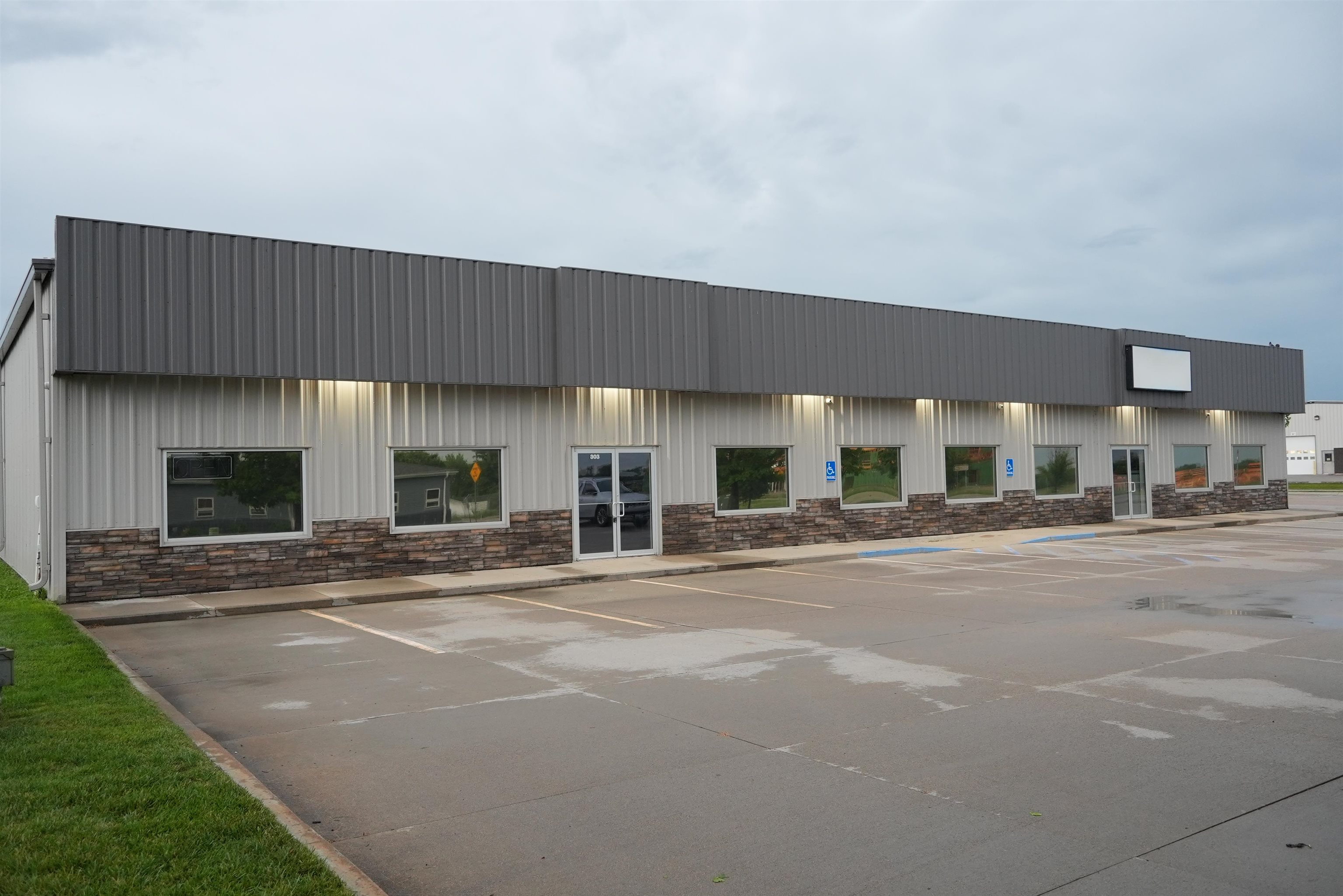 303 Heartland Drive Lexington, Nebraska 68850, ,Commercial/industrial,For Sale,303 Heartland Drive,20250935