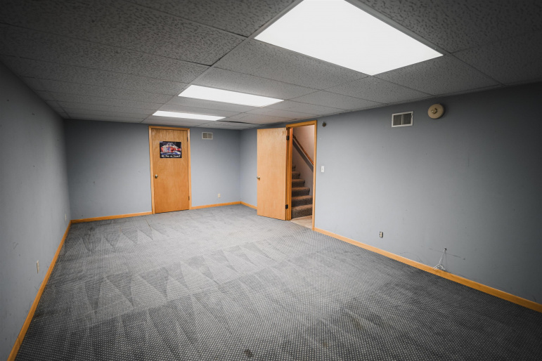 1201 Pershing Road Hastings, Nebraska 68901, 4 Bedrooms Bedrooms, ,3 BathroomsBathrooms,Residential,For Sale,1201 Pershing Road,20250936