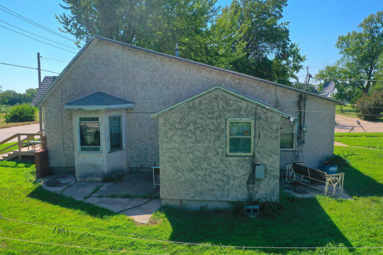 1522 West E Street Hastings, Nebraska 68901, 3 Bedrooms Bedrooms, ,1 BathroomBathrooms,Residential,For Sale,1522 West E Street,20250947