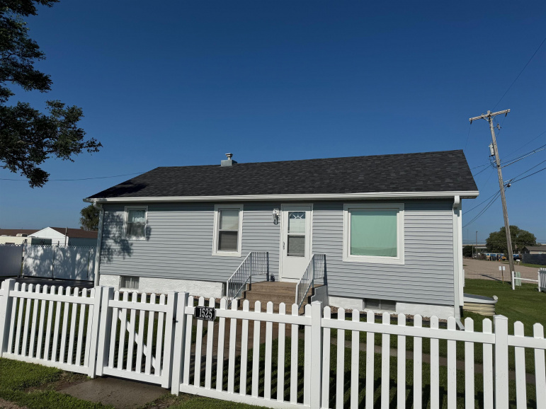 1525 E 22nd Street Kearney, Nebraska 68847, 2 Bedrooms Bedrooms, ,1 BathroomBathrooms,Residential,For Sale,1525 E 22nd Street,20250949
