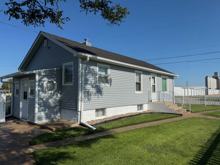 1525 E 22nd Street Kearney, Nebraska 68847, 2 Bedrooms Bedrooms, ,1 BathroomBathrooms,Residential,For Sale,1525 E 22nd Street,20250949
