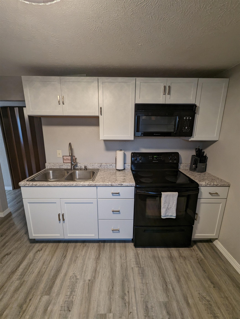 205 W 14TH COZAD, Nebraska 69130, 2 Bedrooms Bedrooms, ,1 BathroomBathrooms,Residential,For Sale,205 W 14TH,20250972