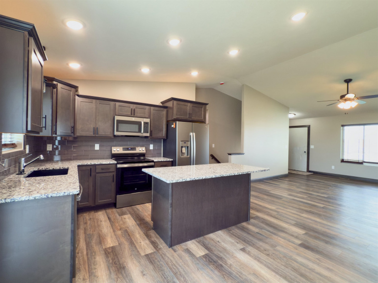 2108 E 41st Street Kearney, Nebraska 68847, 5 Bedrooms Bedrooms, ,3 BathroomsBathrooms,Residential,For Sale,2108 E 41st Street,20250980