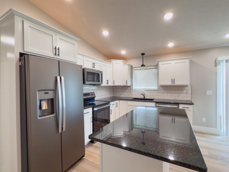 2102 E 41st Street Kearney, Nebraska 68847, 2 Bedrooms Bedrooms, ,2 BathroomsBathrooms,Residential,For Sale,2102 E 41st Street,20250977