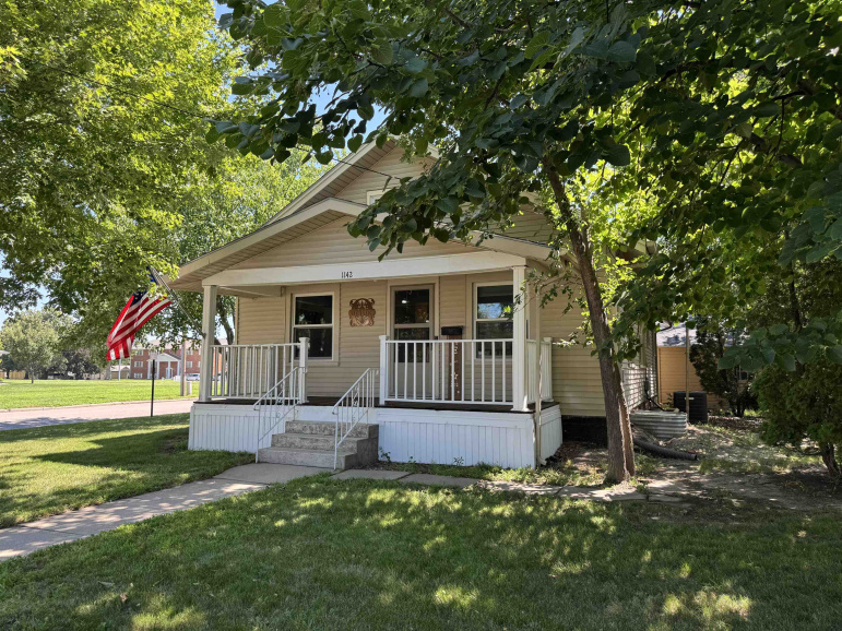 1142 N Minnesota Avenue Hastings, Nebraska 68901, 4 Bedrooms Bedrooms, ,2 BathroomsBathrooms,Residential,For Sale,1142 N Minnesota Avenue,20250974