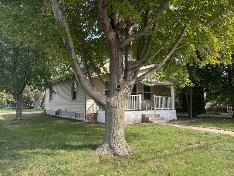 1142 N Minnesota Avenue Hastings, Nebraska 68901, 4 Bedrooms Bedrooms, ,2 BathroomsBathrooms,Residential,For Sale,1142 N Minnesota Avenue,20250974