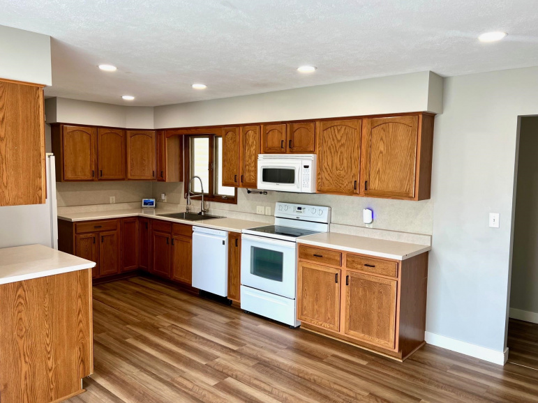 4111 Central Avenue Kearney, Nebraska 68847-2532, 5 Bedrooms Bedrooms, ,3 BathroomsBathrooms,Residential,For Sale,4111 Central Avenue,20250983