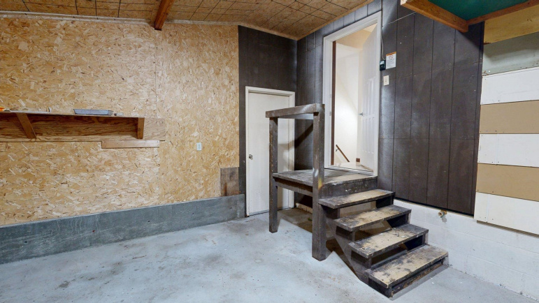 16 Burkholder Drive Midway Lake Cozad, Nebraska 69130, 3 Bedrooms Bedrooms, ,2 BathroomsBathrooms,Residential,For Sale,16 Burkholder Drive Midway Lake,20251006