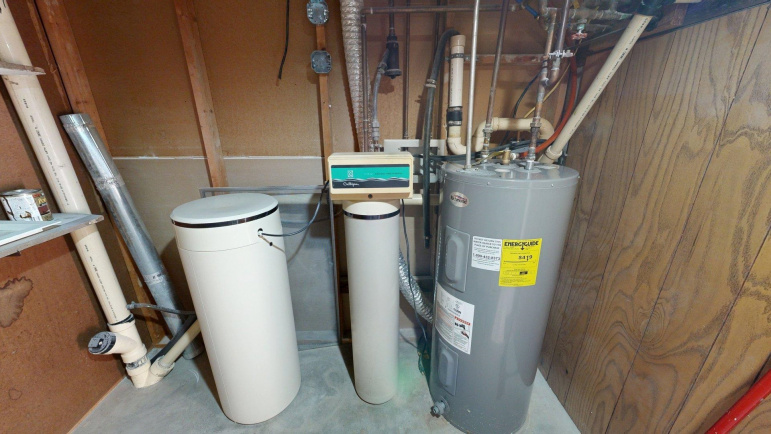 16 Burkholder Drive Midway Lake Cozad, Nebraska 69130, 3 Bedrooms Bedrooms, ,2 BathroomsBathrooms,Residential,For Sale,16 Burkholder Drive Midway Lake,20251006