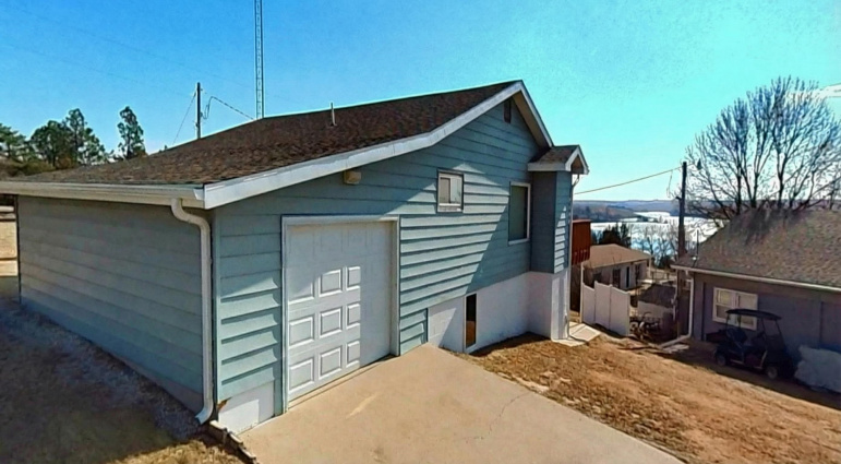 16 Burkholder Drive Midway Lake Cozad, Nebraska 69130, 3 Bedrooms Bedrooms, ,2 BathroomsBathrooms,Residential,For Sale,16 Burkholder Drive Midway Lake,20251006