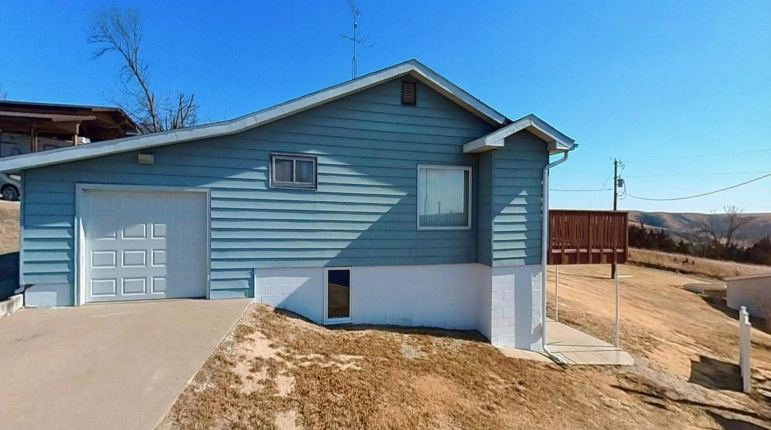 16 Burkholder Drive Midway Lake Cozad, Nebraska 69130, 3 Bedrooms Bedrooms, ,2 BathroomsBathrooms,Residential,For Sale,16 Burkholder Drive Midway Lake,20251006
