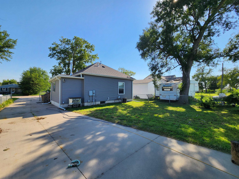 408 W 10th Street Wood River, Nebraska 68883, 2 Bedrooms Bedrooms, ,1 BathroomBathrooms,Residential,For Sale,408 W 10th Street,20251040