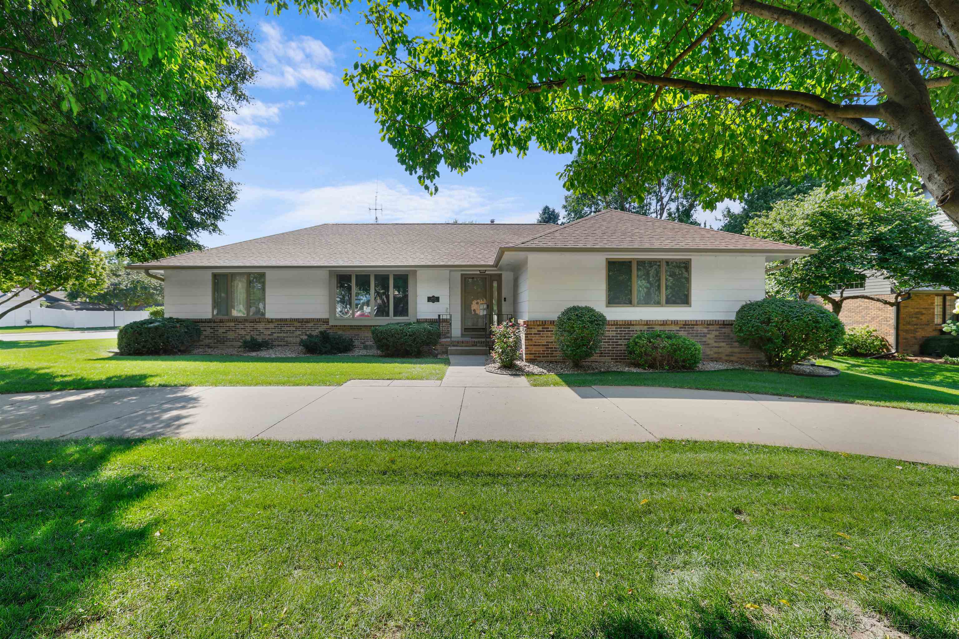 1401 N Heritage Drive Hastings, Nebraska 68901, 3 Bedrooms Bedrooms, ,4 BathroomsBathrooms,Residential,For Sale,1401 N Heritage Drive,20251044