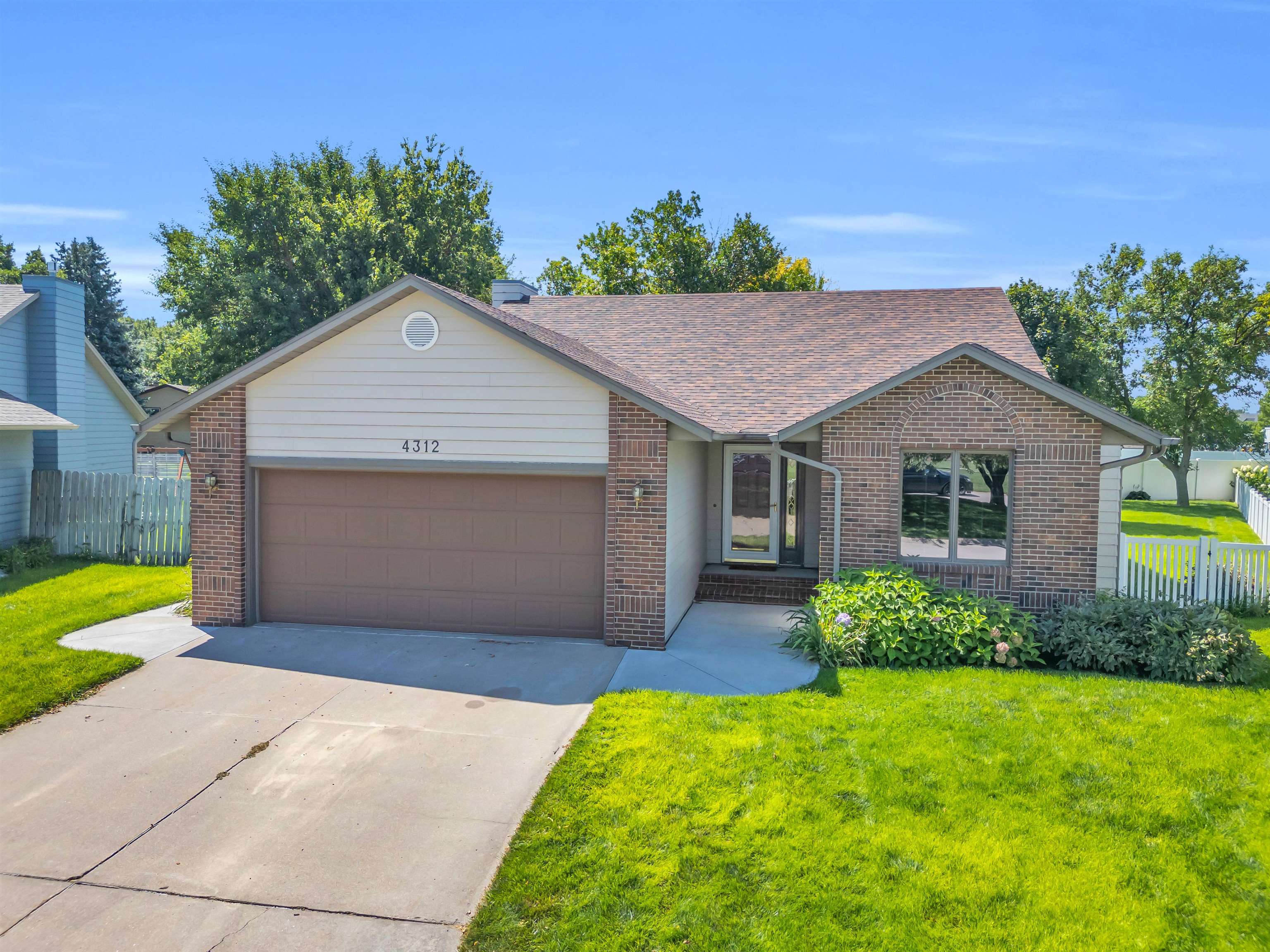 4312 19th Avenue Kearney, Nebraska 68845, 4 Bedrooms Bedrooms, ,3 BathroomsBathrooms,Residential,For Sale,4312 19th Avenue,20251043