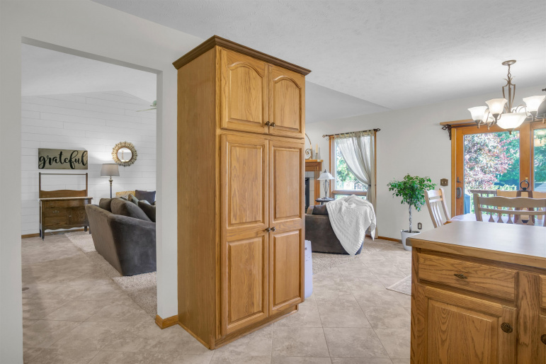 1716 E 43rd Street Place Kearney, Nebraska 68847, 5 Bedrooms Bedrooms, ,3 BathroomsBathrooms,Residential,For Sale,1716 E 43rd Street Place,20250971