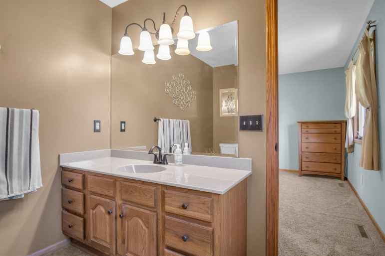 1716 E 43rd Street Place Kearney, Nebraska 68847, 5 Bedrooms Bedrooms, ,3 BathroomsBathrooms,Residential,For Sale,1716 E 43rd Street Place,20250971