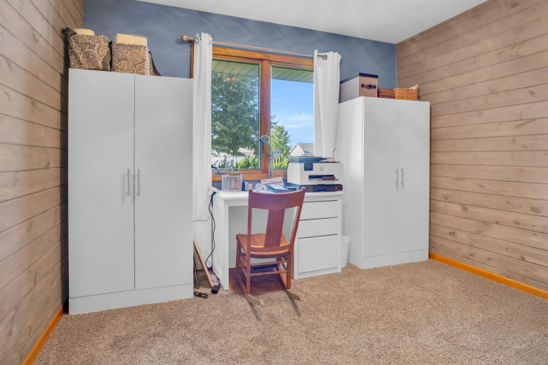 1716 E 43rd Street Place Kearney, Nebraska 68847, 5 Bedrooms Bedrooms, ,3 BathroomsBathrooms,Residential,For Sale,1716 E 43rd Street Place,20250971