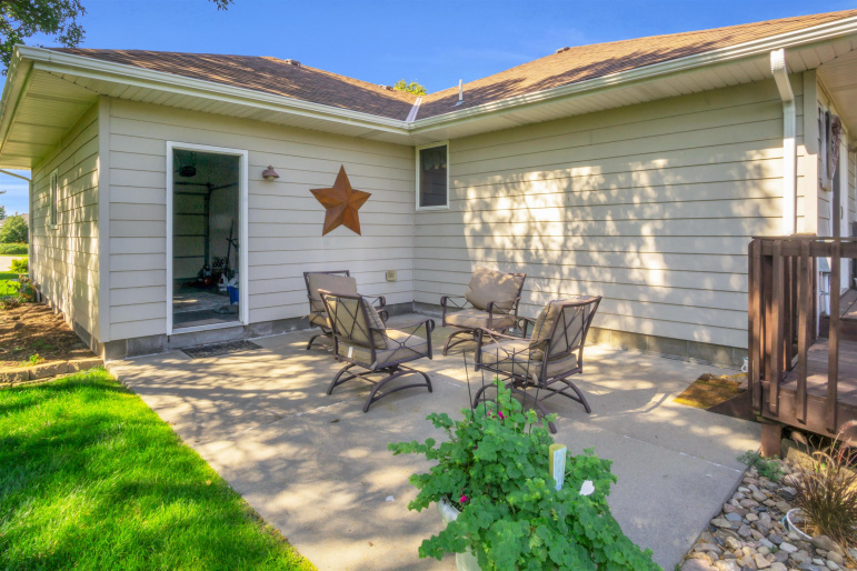 1716 E 43rd Street Place Kearney, Nebraska 68847, 5 Bedrooms Bedrooms, ,3 BathroomsBathrooms,Residential,For Sale,1716 E 43rd Street Place,20250971