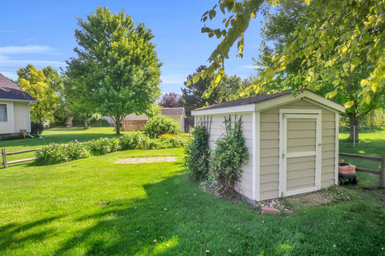 1716 E 43rd Street Place Kearney, Nebraska 68847, 5 Bedrooms Bedrooms, ,3 BathroomsBathrooms,Residential,For Sale,1716 E 43rd Street Place,20250971