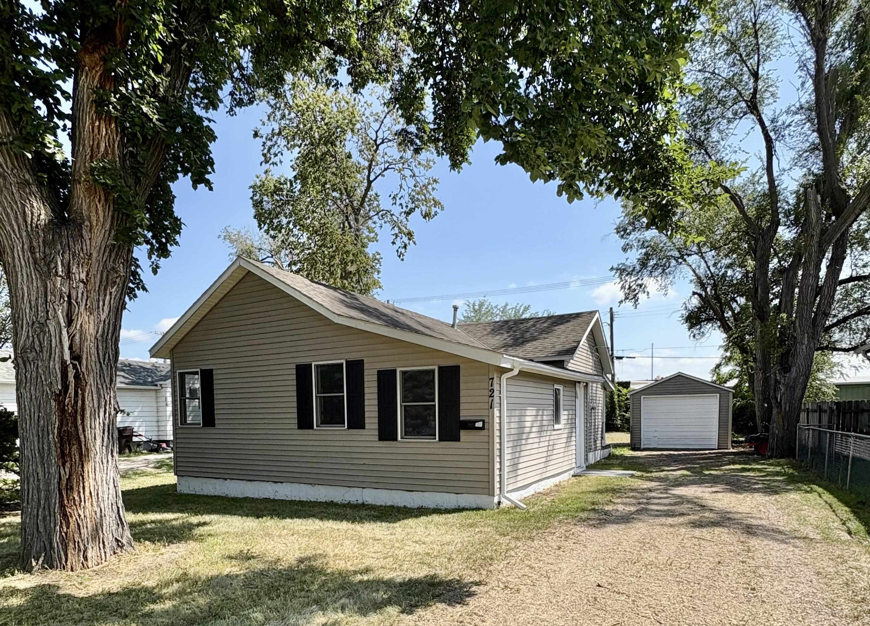721 E E 26th Street Kearney, Nebraska 68847, 3 Bedrooms Bedrooms, ,1 BathroomBathrooms,Residential,For Sale,721 E E 26th Street,20251071