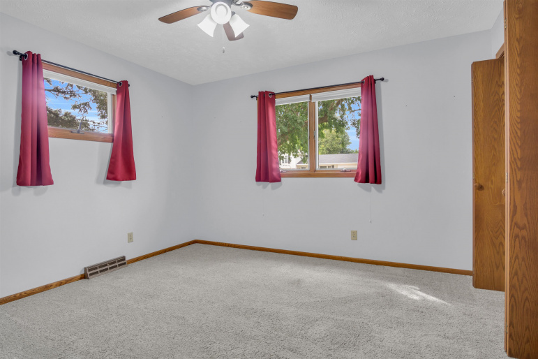 4619 E Avenue Kearney, Nebraska 68847, 3 Bedrooms Bedrooms, ,4 BathroomsBathrooms,Residential,For Sale,4619 E Avenue,20251118 4619 E Avenue Kearney, Nebraska 68847, 3 Bedrooms Bedrooms, ,4 BathroomsBathrooms,Residential,For Sale,4619 E Avenue,20251118