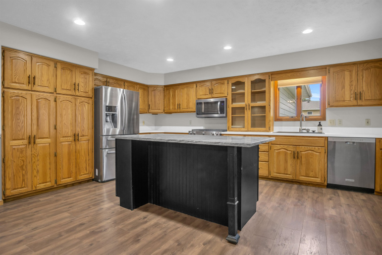 4619 E Avenue Kearney, Nebraska 68847, 3 Bedrooms Bedrooms, ,4 BathroomsBathrooms,Residential,For Sale,4619 E Avenue,20251118 4619 E Avenue Kearney, Nebraska 68847, 3 Bedrooms Bedrooms, ,4 BathroomsBathrooms,Residential,For Sale,4619 E Avenue,20251118