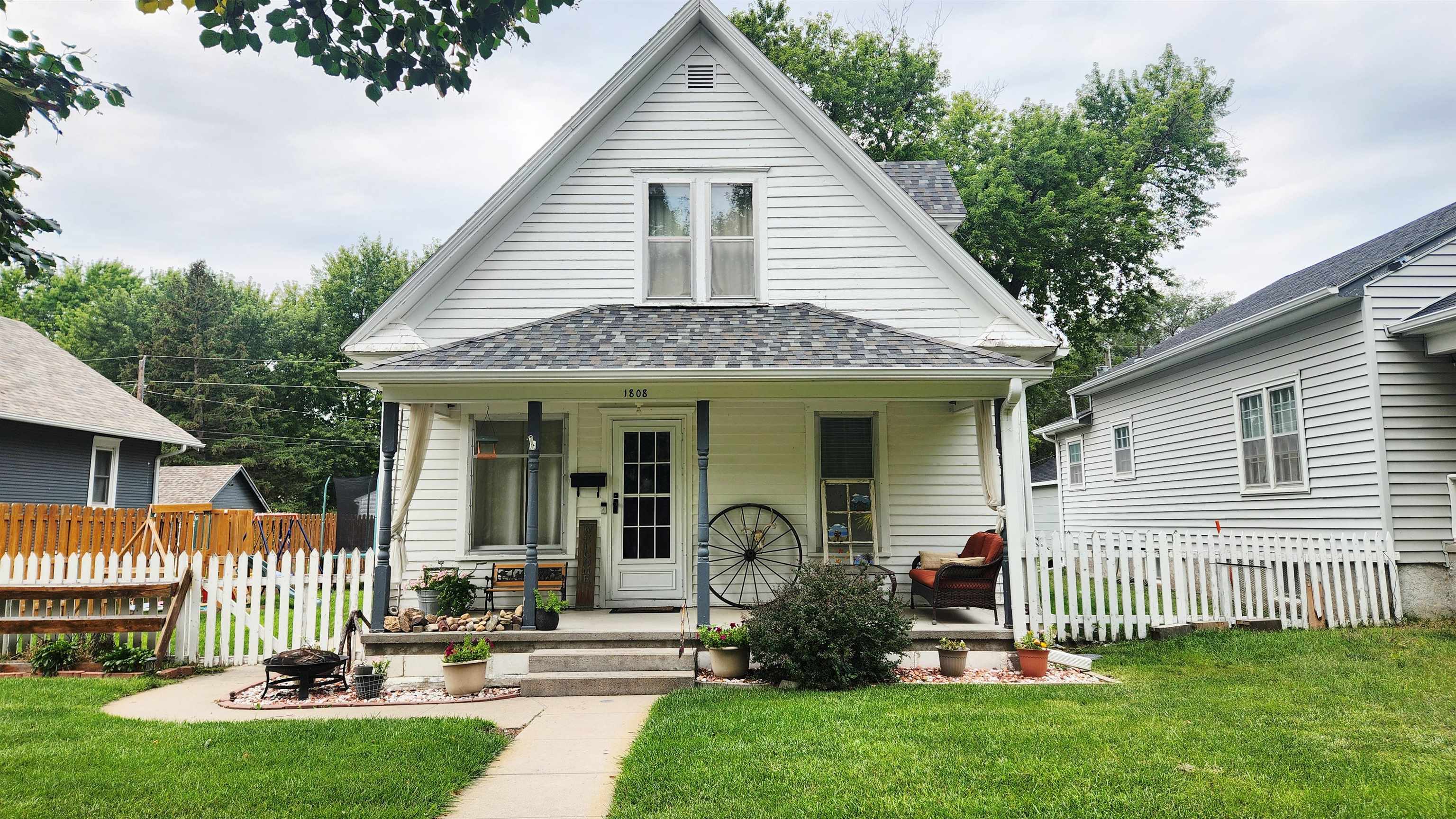 1808 D Avenue Gothenburg, Nebraska 69138, 3 Bedrooms Bedrooms, ,2 BathroomsBathrooms,Residential,For Sale,1808 D Avenue,20251160