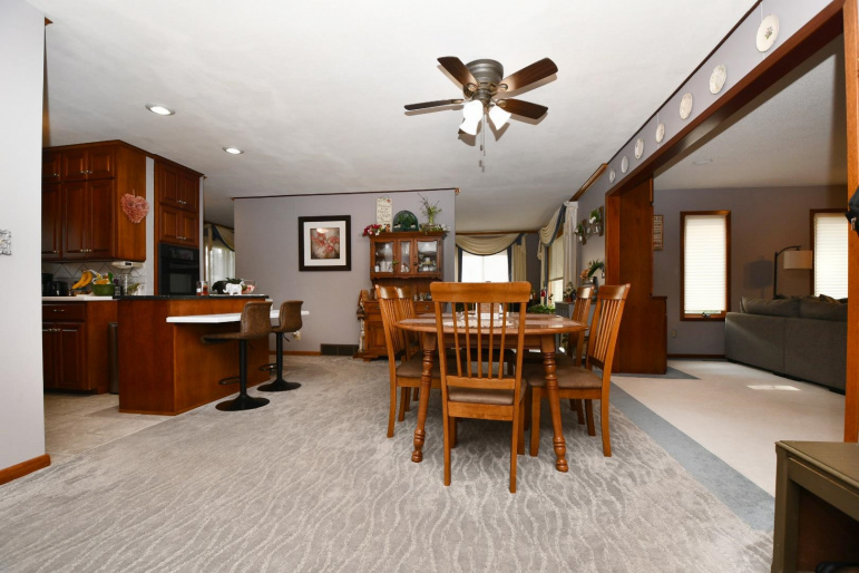 516 W 36th Street Kearney, Nebraska 68845, 5 Bedrooms Bedrooms, ,3 BathroomsBathrooms,Residential,For Sale,516 W 36th Street,20251171