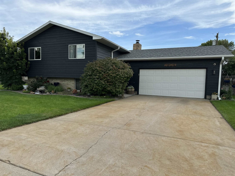 1206 E 31st Street Kearney, Nebraska 68847, 3 Bedrooms Bedrooms, ,2 BathroomsBathrooms,Residential,For Sale,1206 E 31st Street,20251115 1206 E 31st Street Kearney, Nebraska 68847, 3 Bedrooms Bedrooms, ,2 BathroomsBathrooms,Residential,For Sale,1206 E 31st Street,20251115