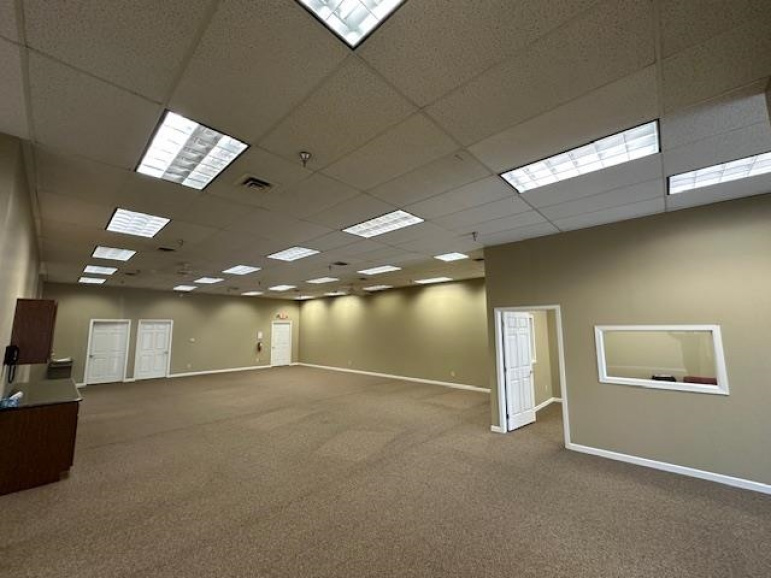 3811 Central Avenue Unit E Kearney, Nebraska 68847, ,Commercial/industrial,For Rent,3811 Central Avenue Unit E,20251188