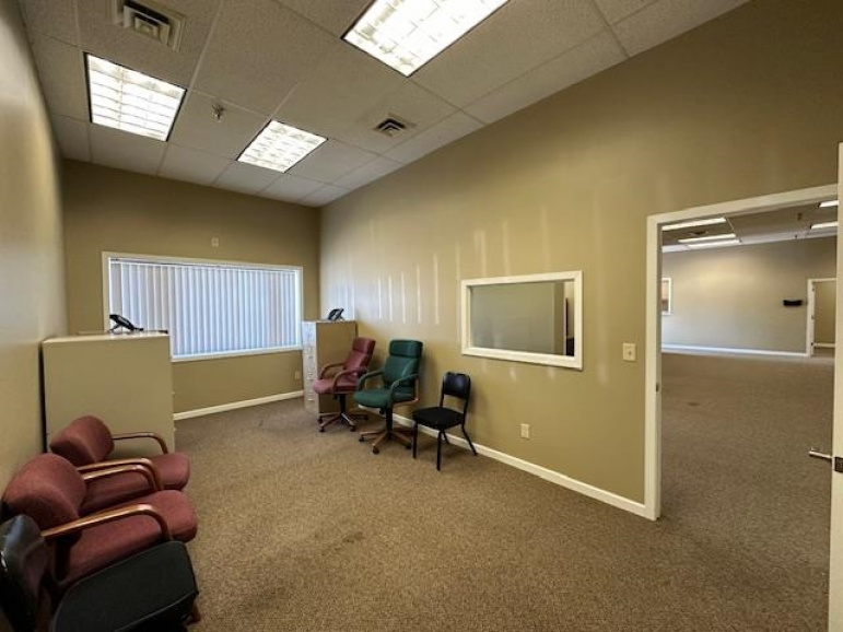 3811 Central Avenue Unit E Kearney, Nebraska 68847, ,Commercial/industrial,For Rent,3811 Central Avenue Unit E,20251188