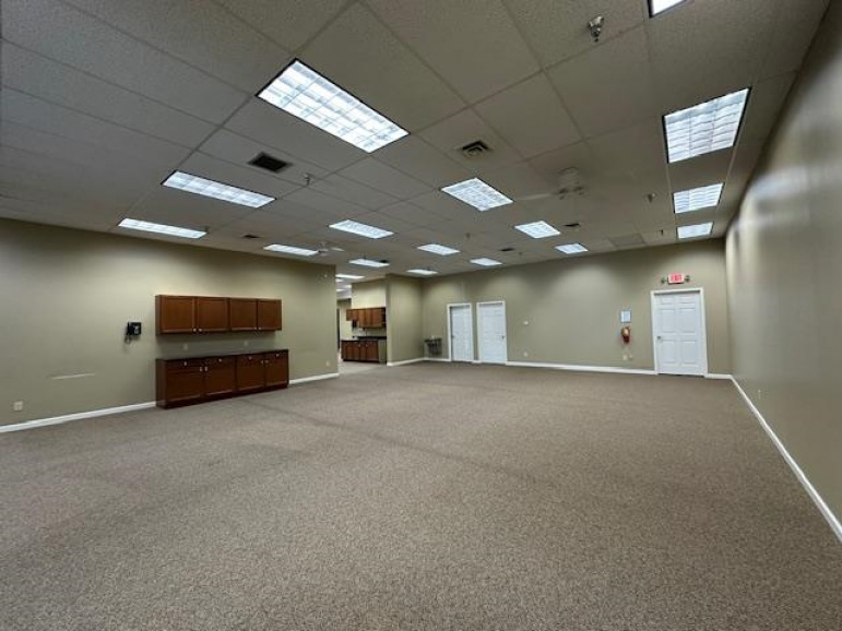 3811 Central Avenue Unit E Kearney, Nebraska 68847, ,Commercial/industrial,For Rent,3811 Central Avenue Unit E,20251188