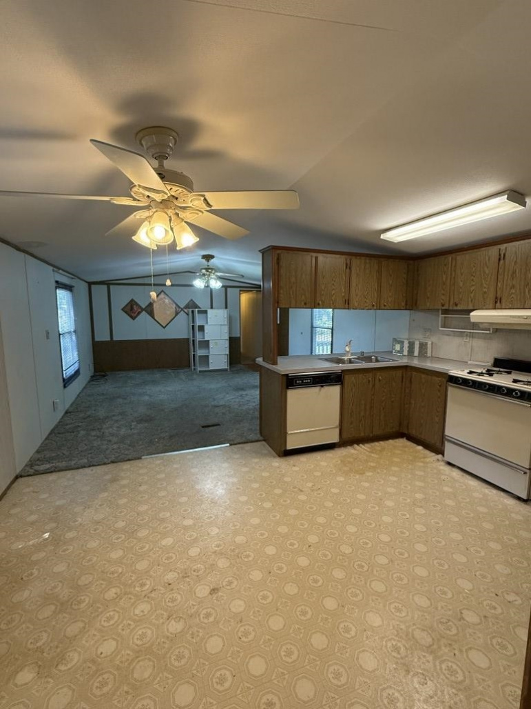 2900 Grand Avenue #221 Kearney, Nebraska 68847, 3 Bedrooms Bedrooms, ,2 BathroomsBathrooms,Residential,For Sale,2900 Grand Avenue #221,20250988