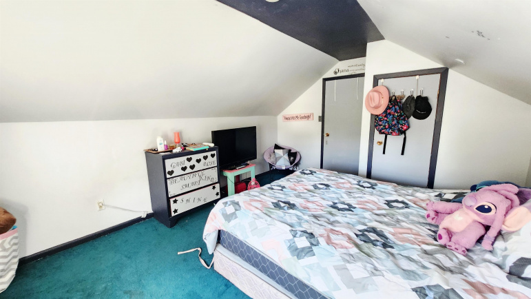 1406 B Avenue Gothenburg, Nebraska 69138, 3 Bedrooms Bedrooms, ,2 BathroomsBathrooms,Residential,For Sale,1406 B Avenue,20251209