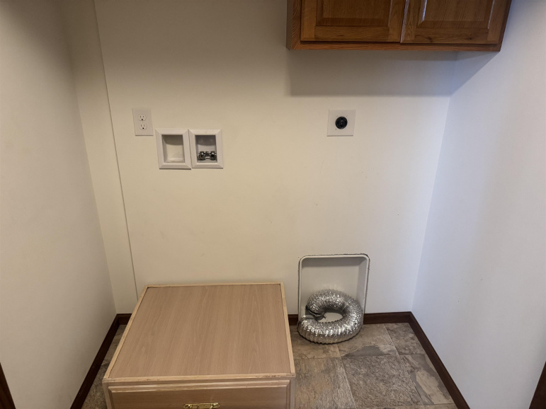 910 Ronan Drive Hastings, Nebraska 68901, 3 Bedrooms Bedrooms, ,3 BathroomsBathrooms,Residential,For Sale,910 Ronan Drive,20251219