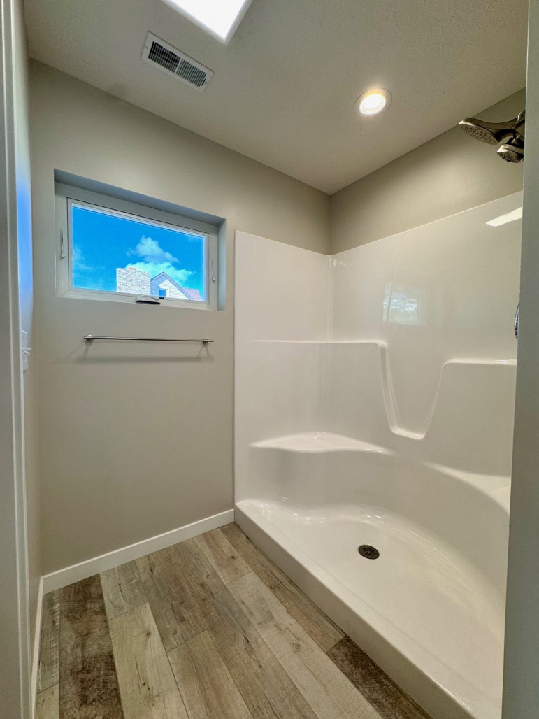 1202 E Avenue Kearney, Nebraska 68847, 4 Bedrooms Bedrooms, ,2 BathroomsBathrooms,Residential,For Sale,1202 E Avenue,20251221