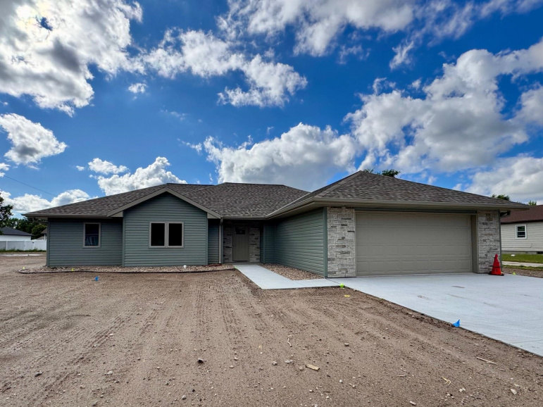 1202 E Avenue Kearney, Nebraska 68847, 4 Bedrooms Bedrooms, ,2 BathroomsBathrooms,Residential,For Sale,1202 E Avenue,20251221