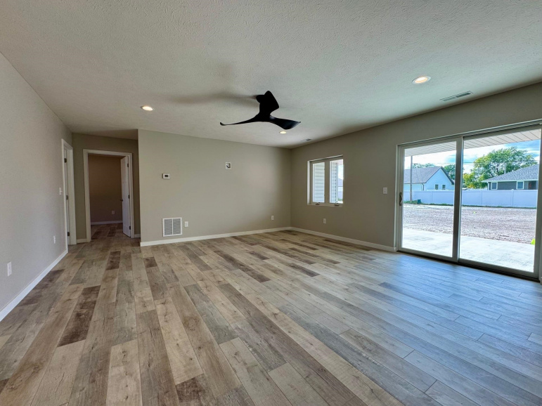 1202 E Avenue Kearney, Nebraska 68847, 4 Bedrooms Bedrooms, ,2 BathroomsBathrooms,Residential,For Sale,1202 E Avenue,20251221