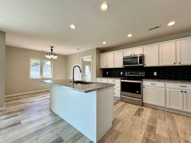 1202 E Avenue Kearney, Nebraska 68847, 4 Bedrooms Bedrooms, ,2 BathroomsBathrooms,Residential,For Sale,1202 E Avenue,20251221