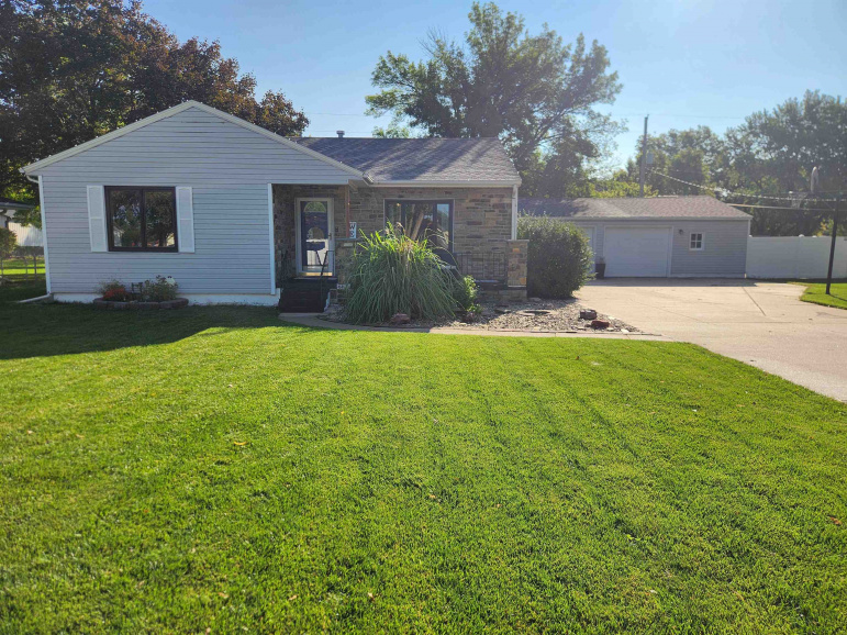 2115 N Sheridan Avenue Grand Island, Nebraska 68803, 2 Bedrooms Bedrooms, ,2 BathroomsBathrooms,Residential,For Sale,2115 N Sheridan Avenue,20251228