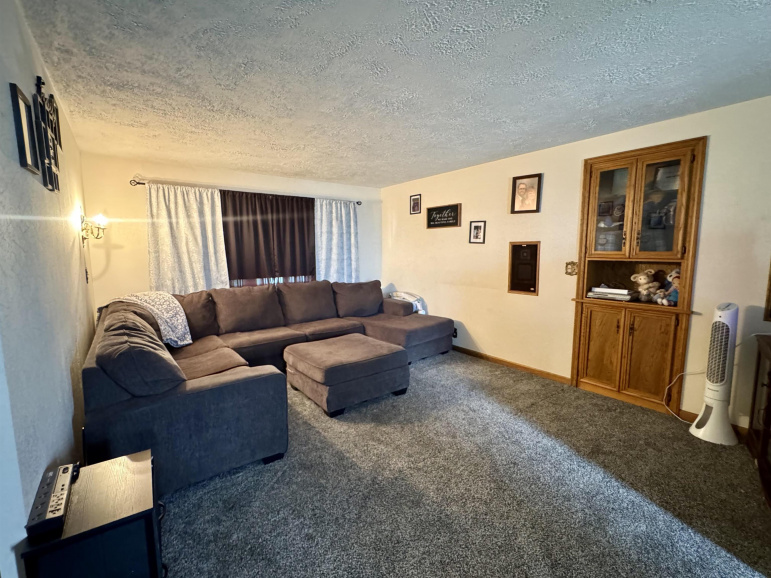 1326 10th Avenue Holdrege, Nebraska 68949, 4 Bedrooms Bedrooms, ,2 BathroomsBathrooms,Residential,For Sale,1326 10th Avenue,20251240