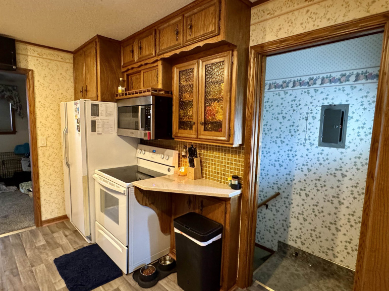 1326 10th Avenue Holdrege, Nebraska 68949, 4 Bedrooms Bedrooms, ,2 BathroomsBathrooms,Residential,For Sale,1326 10th Avenue,20251240