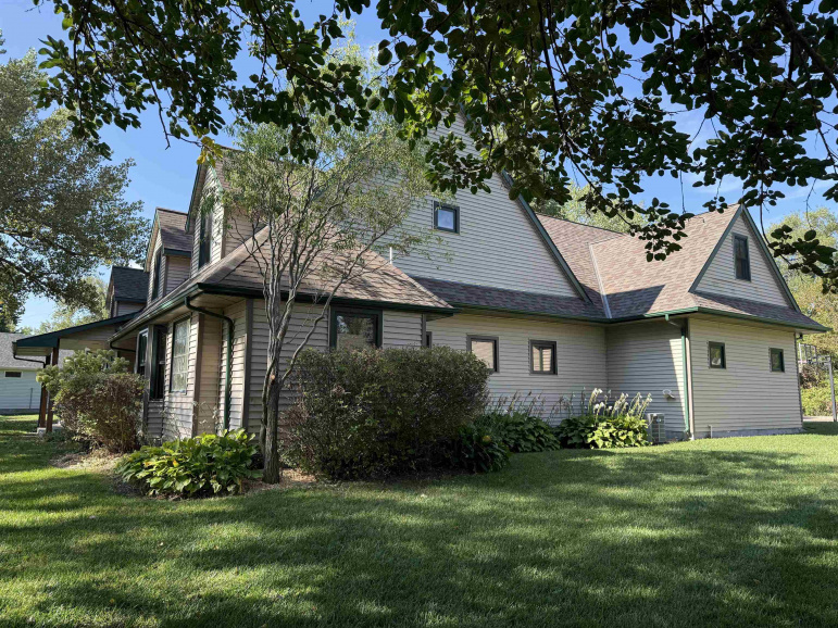 51 Sonja Drive Doniphan, Nebraska 68832, 5 Bedrooms Bedrooms, ,4 BathroomsBathrooms,Residential,For Sale,51 Sonja Drive,20251244