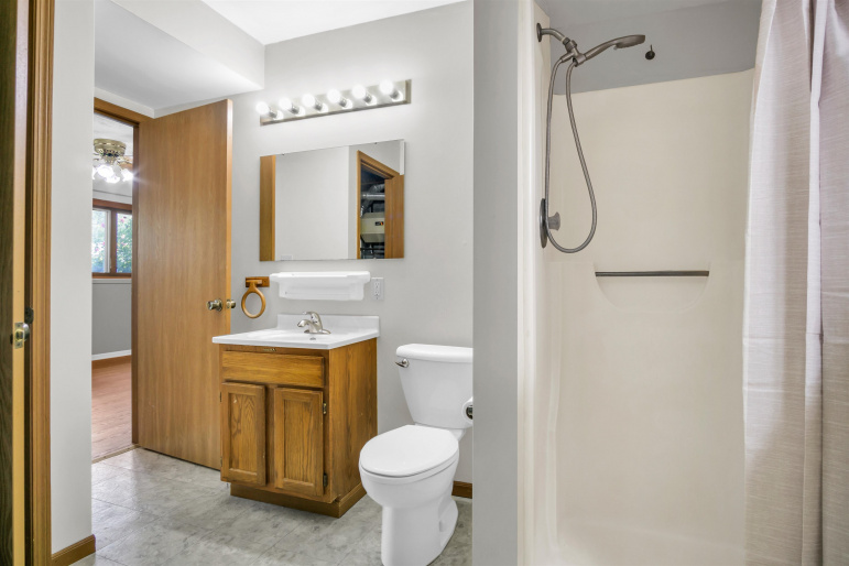 4004 I Avenue Kearney, Nebraska 68847, 5 Bedrooms Bedrooms, ,4 BathroomsBathrooms,Residential,For Sale,4004 I Avenue,20251253