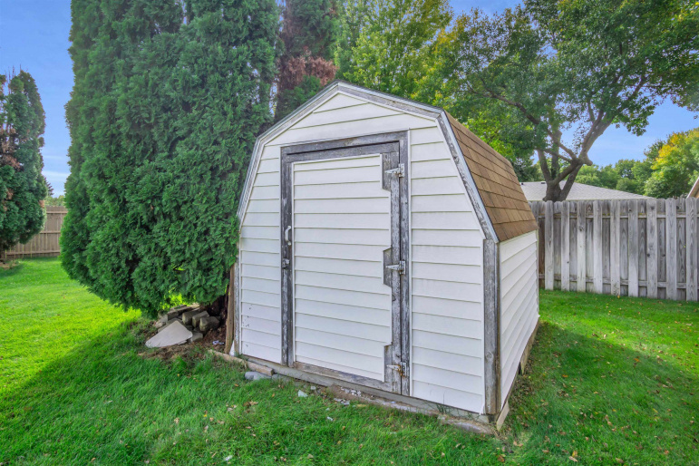 4004 I Avenue Kearney, Nebraska 68847, 5 Bedrooms Bedrooms, ,4 BathroomsBathrooms,Residential,For Sale,4004 I Avenue,20251253