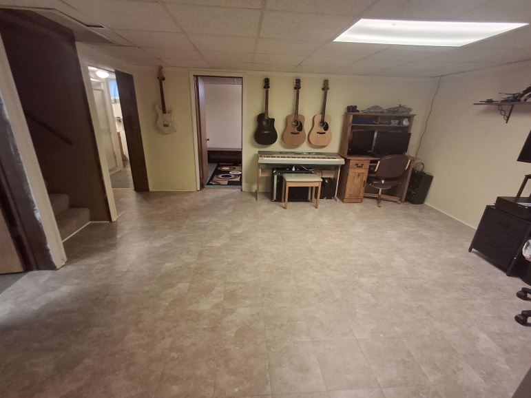 2301 Bateman Street Hastings, Nebraska 68901, 2 Bedrooms Bedrooms, ,2 BathroomsBathrooms,Residential,For Sale,2301 Bateman Street,20251251