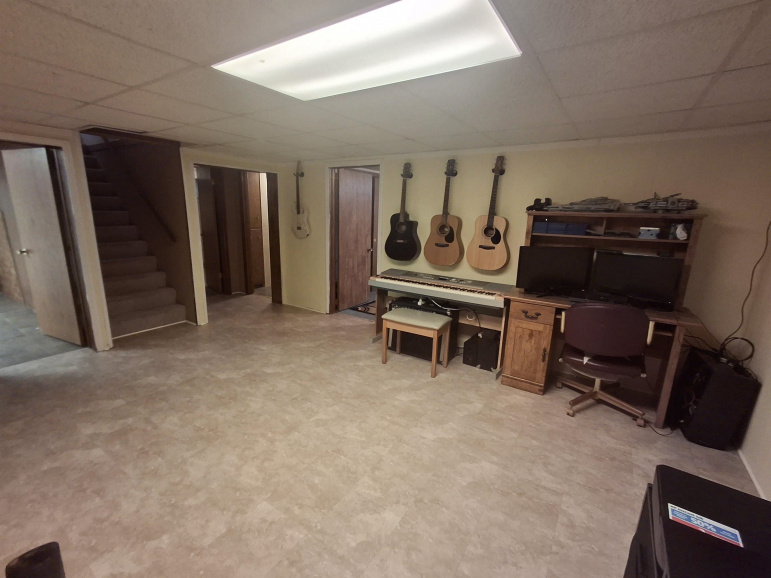 2301 Bateman Street Hastings, Nebraska 68901, 2 Bedrooms Bedrooms, ,2 BathroomsBathrooms,Residential,For Sale,2301 Bateman Street,20251251