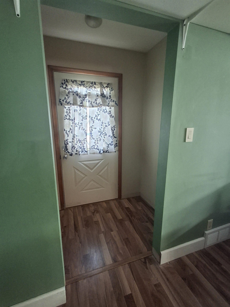 2301 Bateman Street Hastings, Nebraska 68901, 2 Bedrooms Bedrooms, ,2 BathroomsBathrooms,Residential,For Sale,2301 Bateman Street,20251251