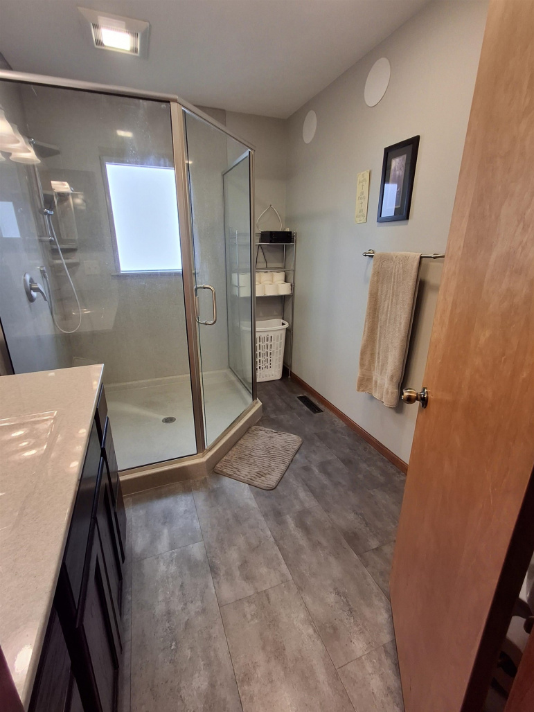 2301 Bateman Street Hastings, Nebraska 68901, 2 Bedrooms Bedrooms, ,2 BathroomsBathrooms,Residential,For Sale,2301 Bateman Street,20251251