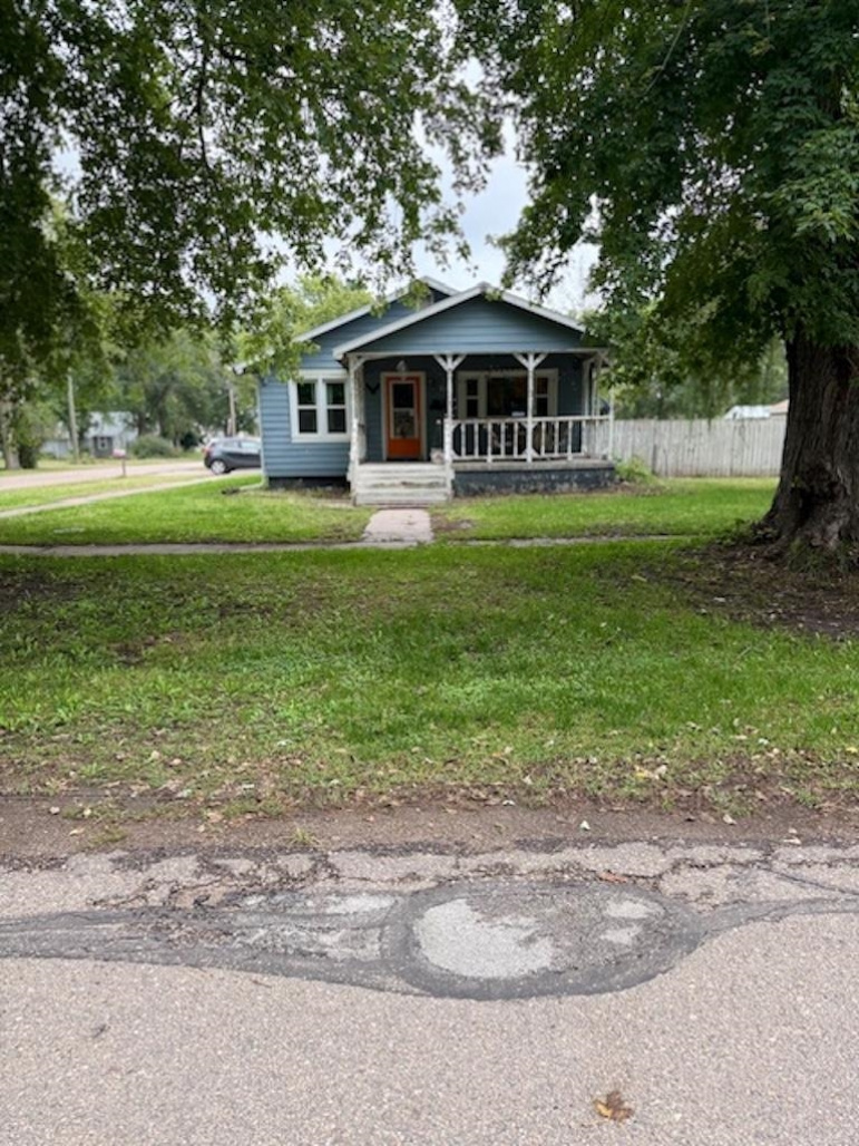 703 C Street Shelton, Nebraska 68876, 3 Bedrooms Bedrooms, ,2 BathroomsBathrooms,Residential,For Sale,703 C Street,20251249